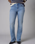 Be unforgettable in the modern 'Light Vintage Wash' Chelsea Bootcut.