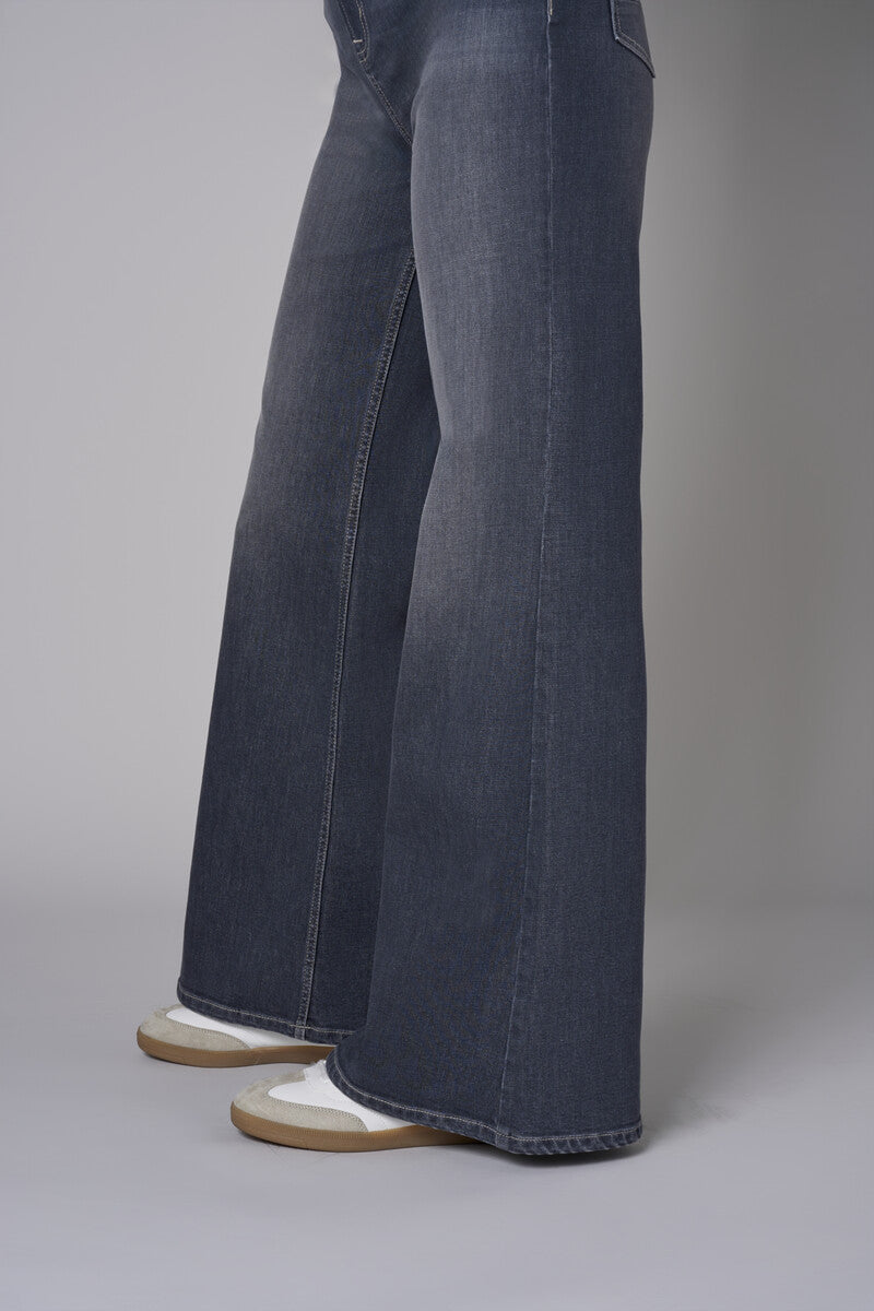 Add a pop of color to your look with the 'Black Denim' Bond Wide Leg.