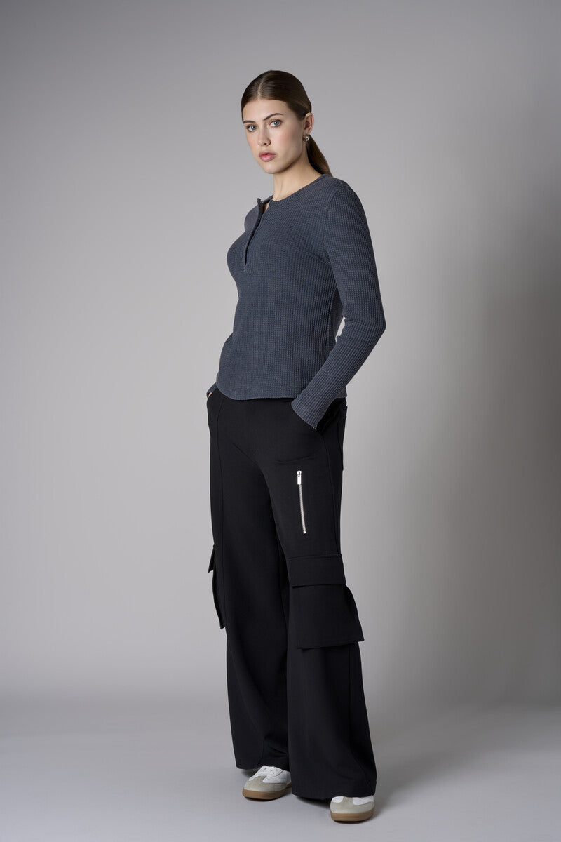 Love your look in the exclusive 'Black' Wide Leg Cargo Pant.