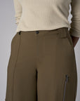 A stunning twist: the 'Olive' Wide Leg Cargo Pant brings freshness to your style.