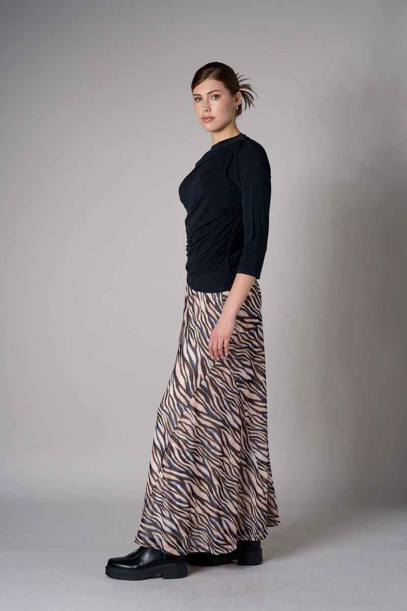 Bring your style to life with the 'blush' Belle Maxi Skirt – perfect for any occasion.