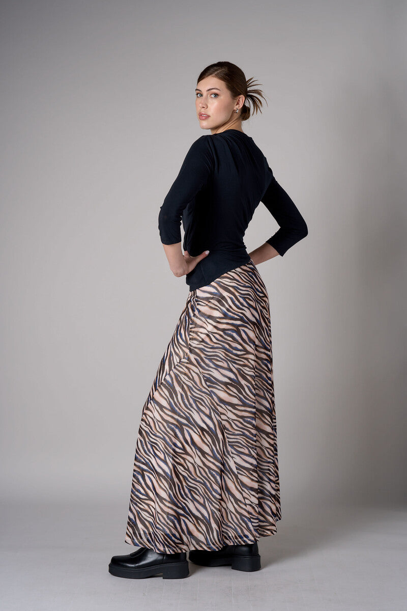 Bring your style to life with the 'blush' Belle Maxi Skirt – perfect for any occasion.