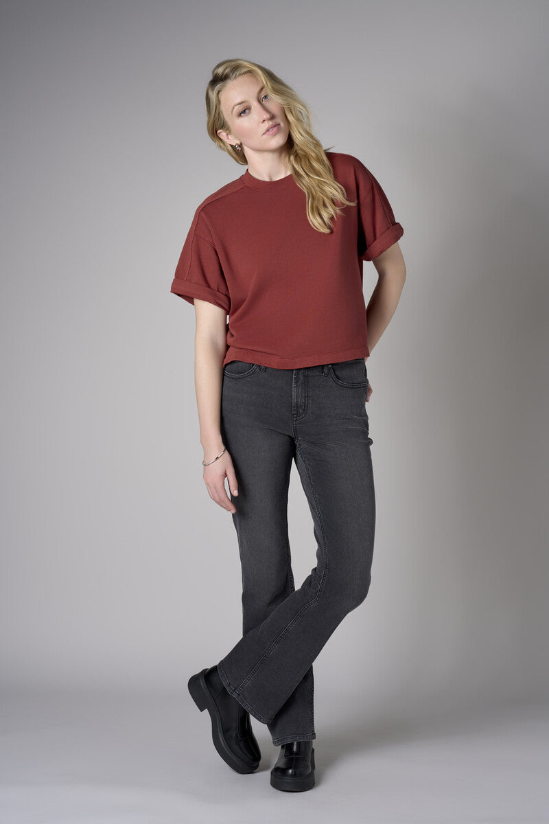 Inject your wardrobe with the vivid 'Maroon' Brie Sweatshirt.