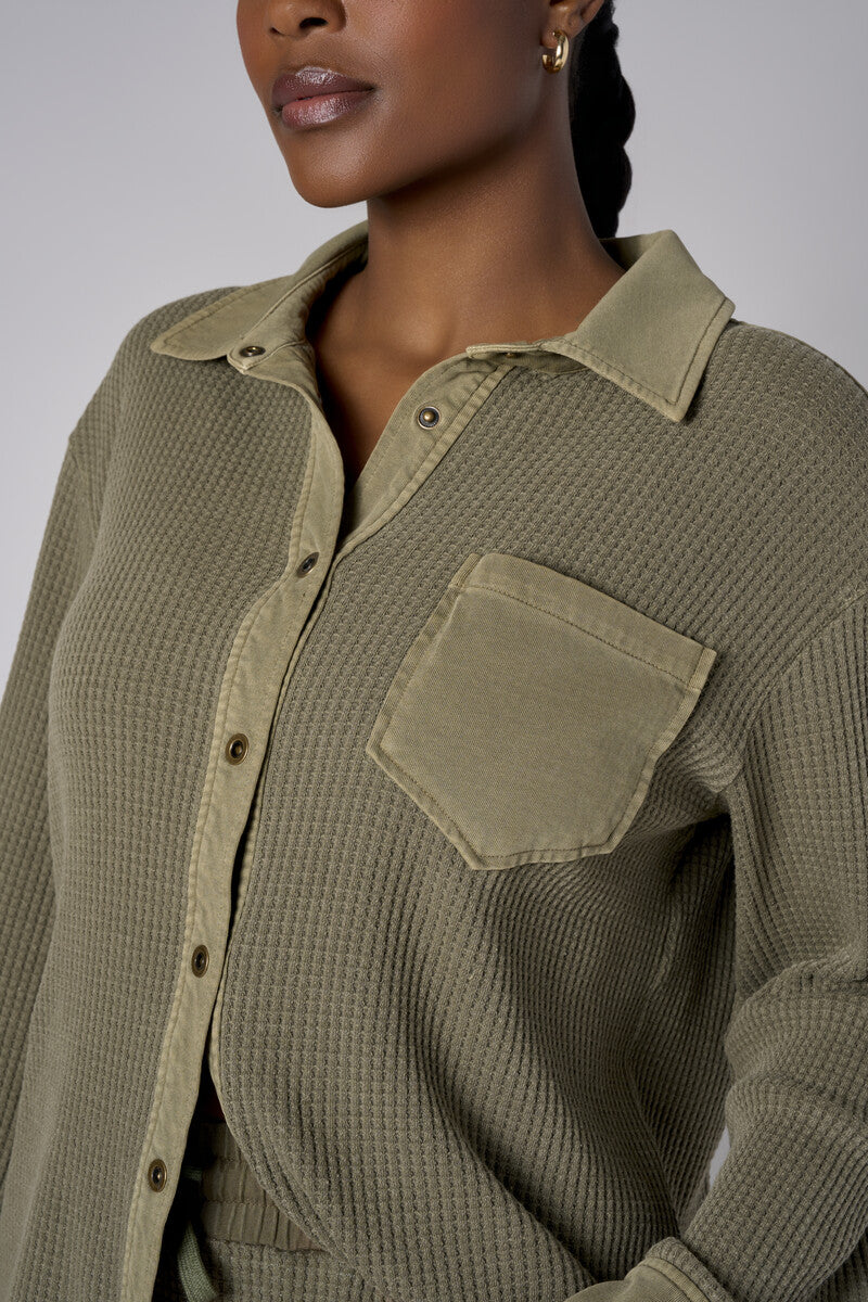 A stunning twist: the 'Light Olive' Camden Shirt brings freshness to your style.