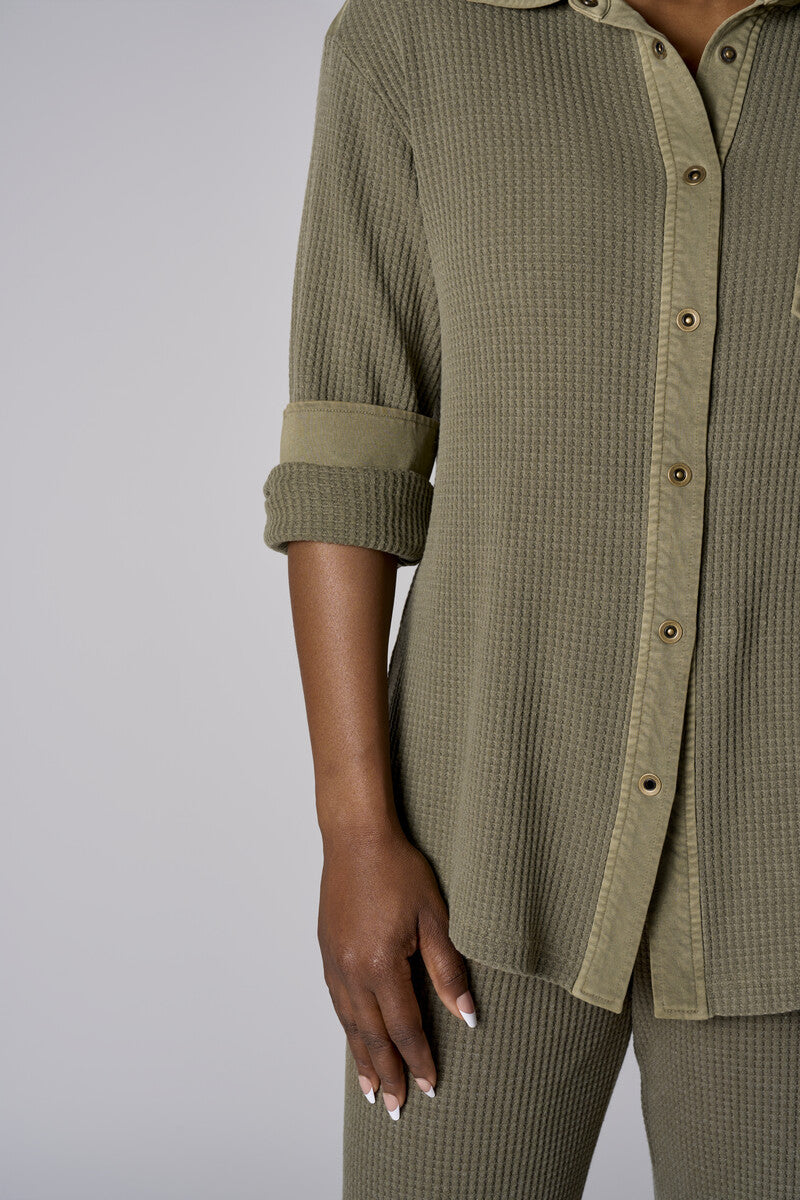 A stunning twist: the 'Light Olive' Camden Shirt brings freshness to your style.