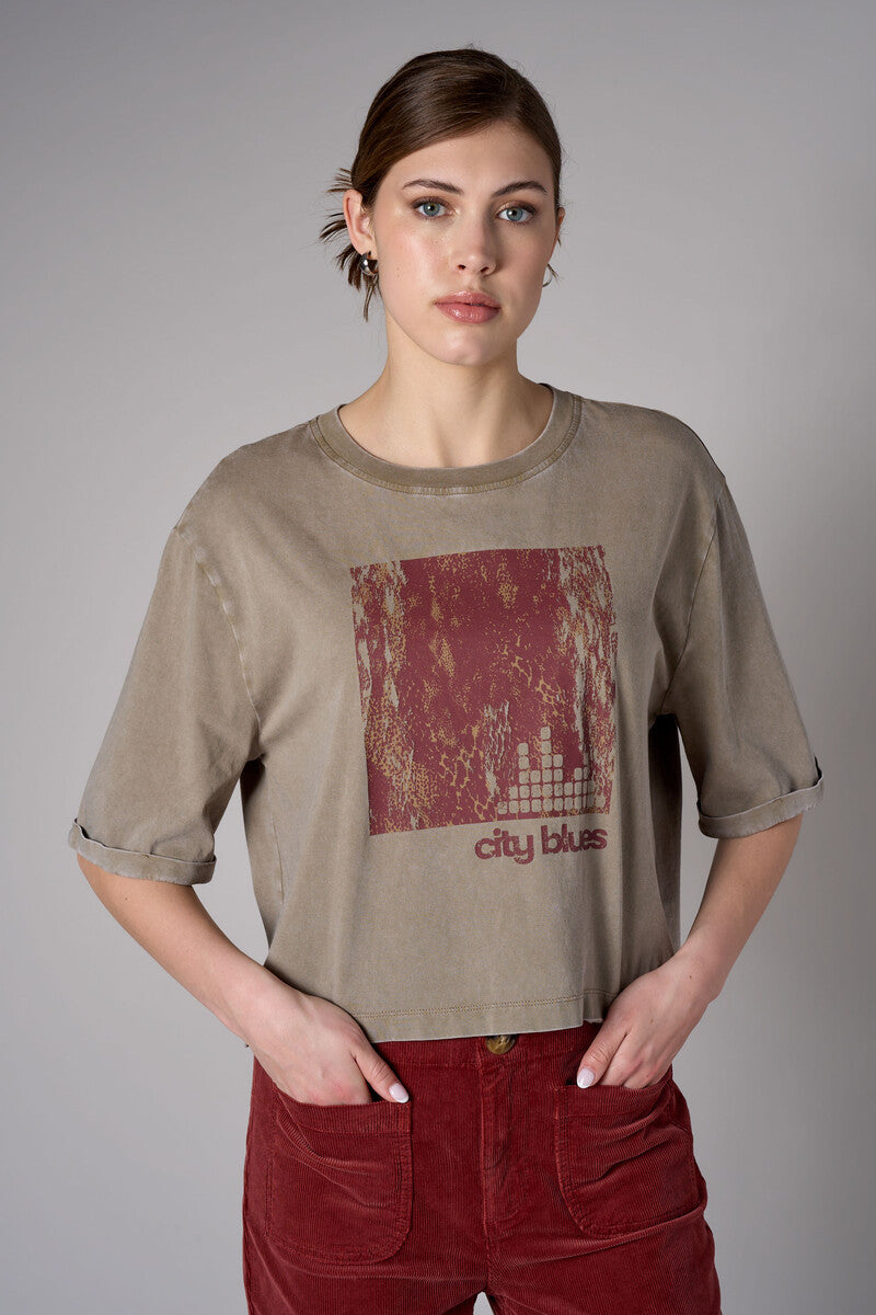 Bring your style to life with the 'Light Olive' Coram Graphic T-Shirt – perfect for any occasion.