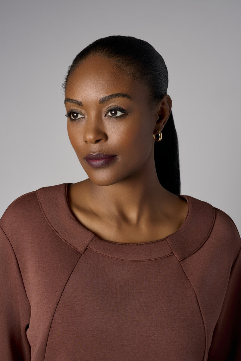 The perfect blend of style and color: 'Earth' Elbow Sleeve Top.