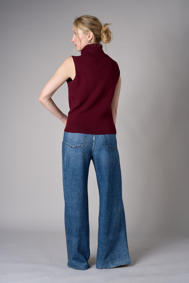 Raisin sleeveless turtleneck sweater