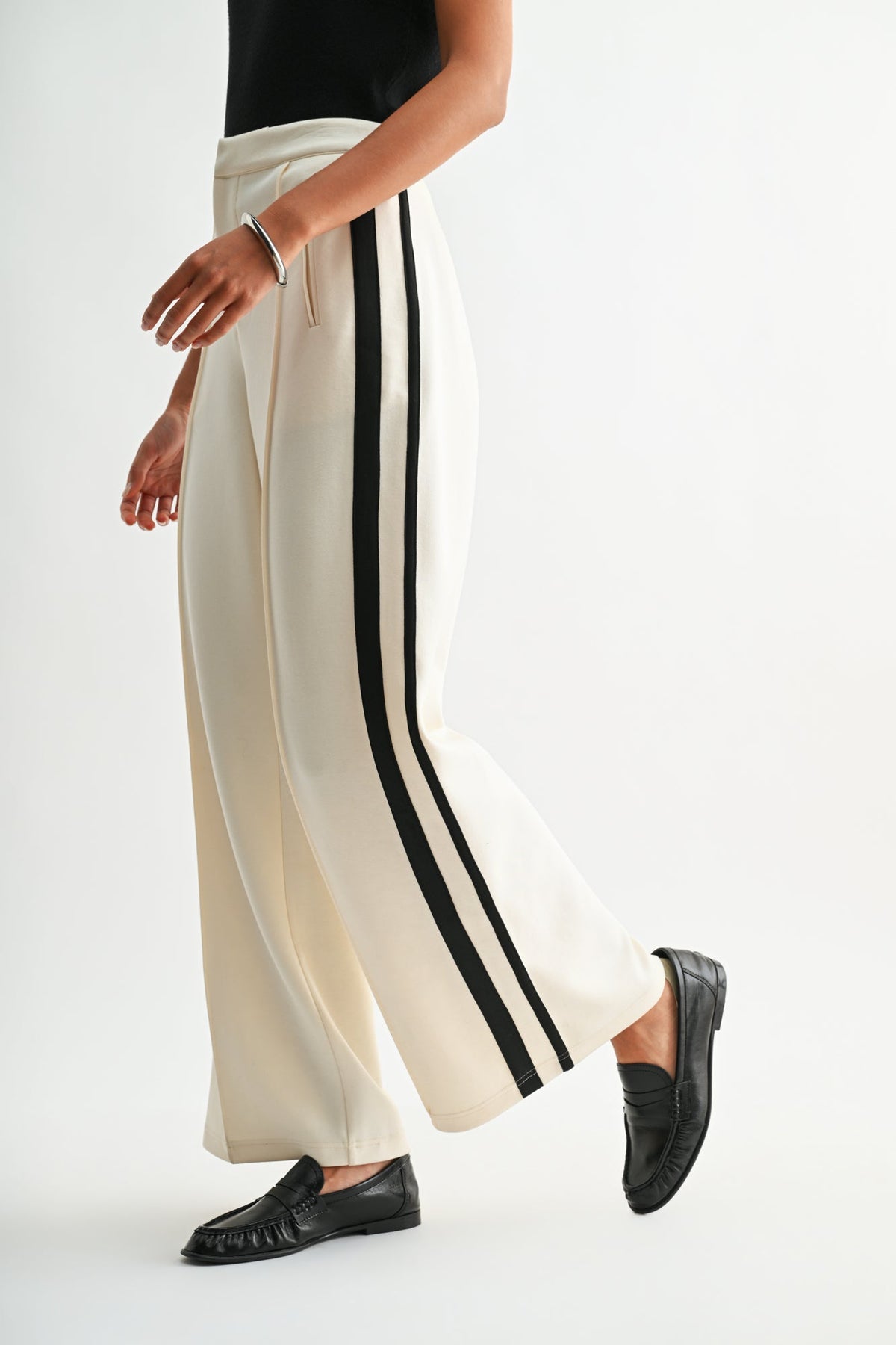 Women's Wide Leg Jeans Collection