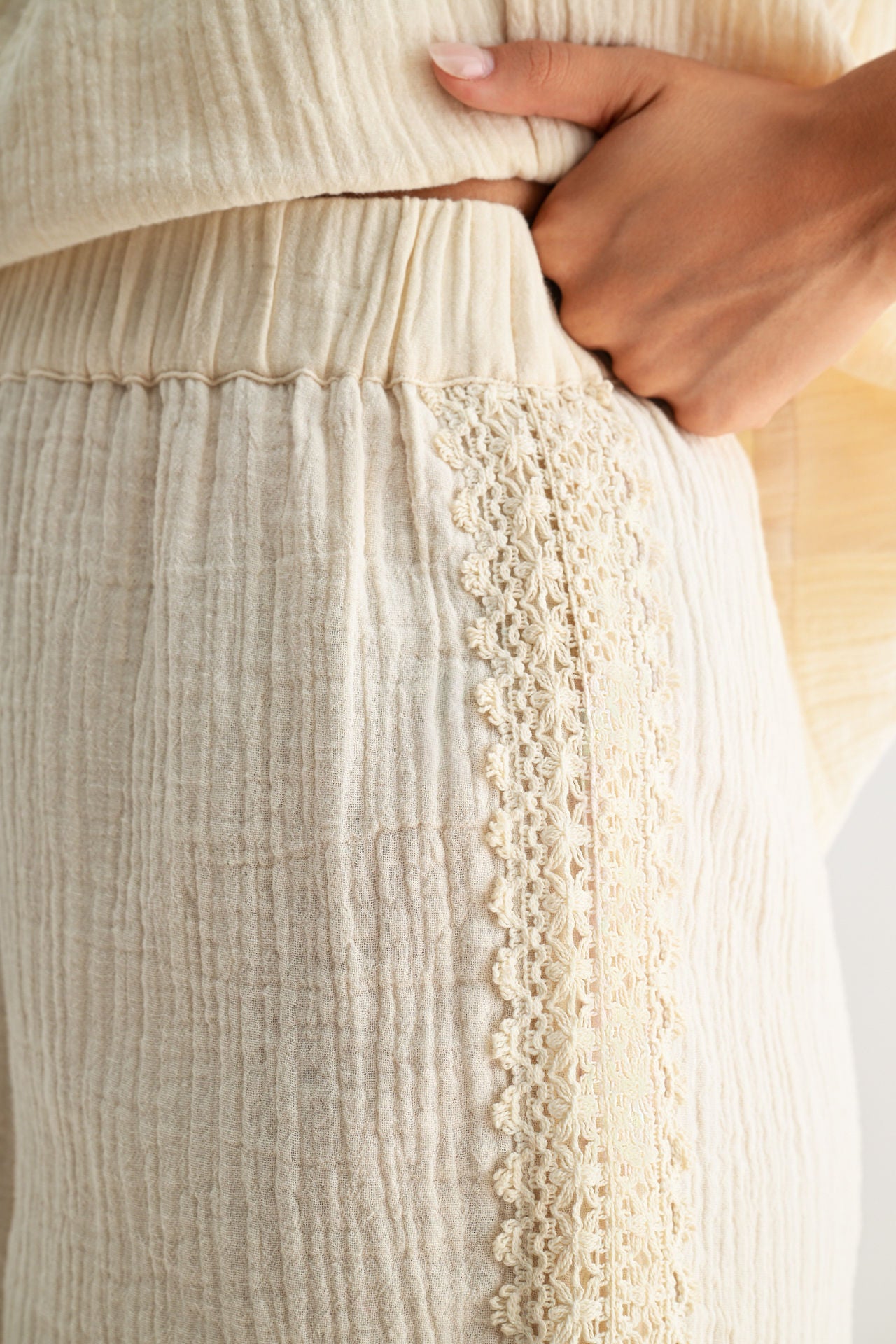 Pearl 3 Inch Short w/ Crochet Side