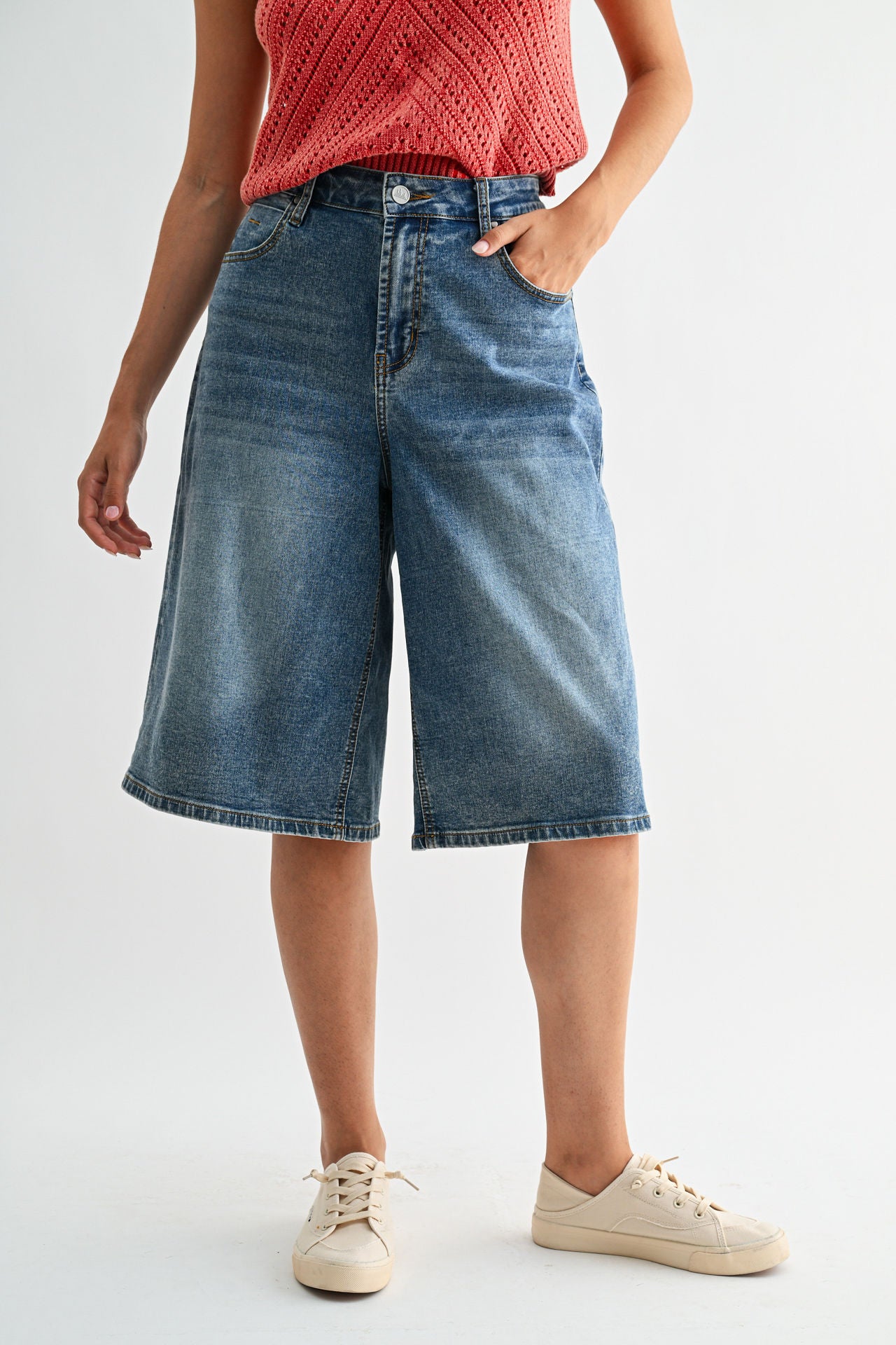 15" Relaxed Short Vintage Whisker Wash