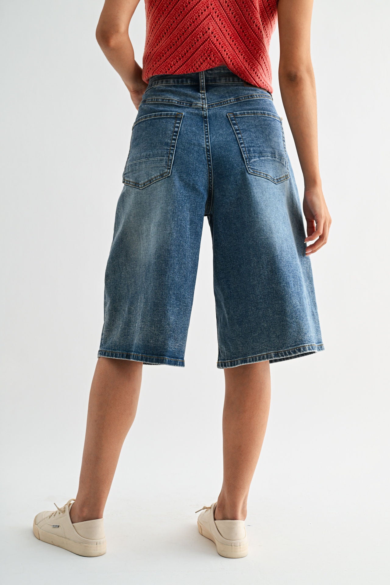 15" Relaxed Short Vintage Whisker Wash