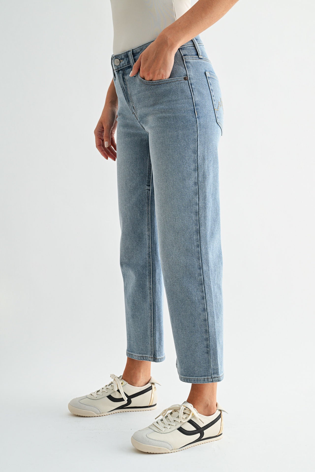 Light Antique Wash Dover Cropped Straight Leg