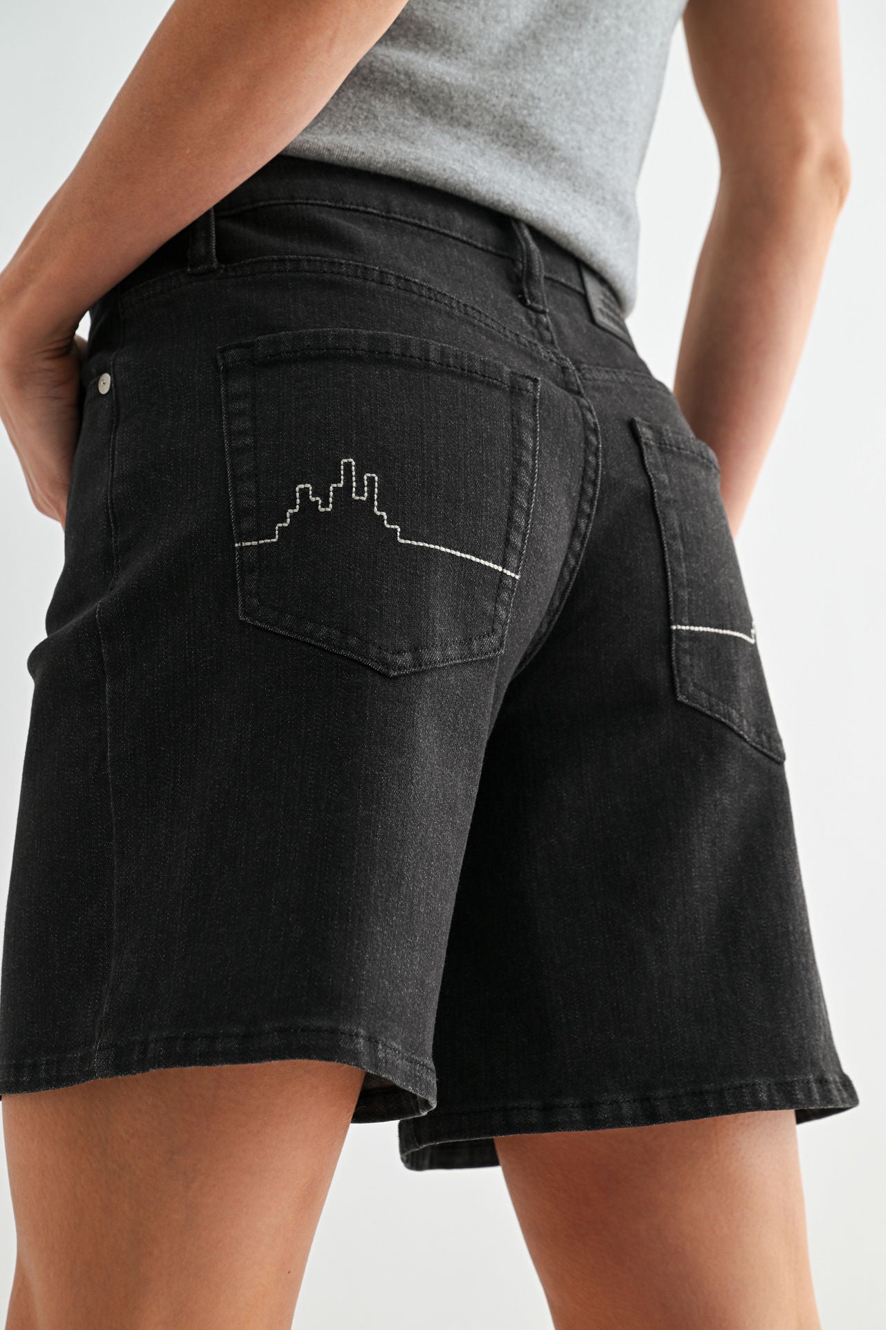 Black Dover Short