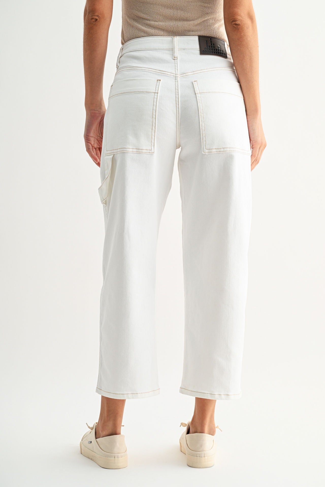 Relaxed Carpenter Crop Jean Ivory