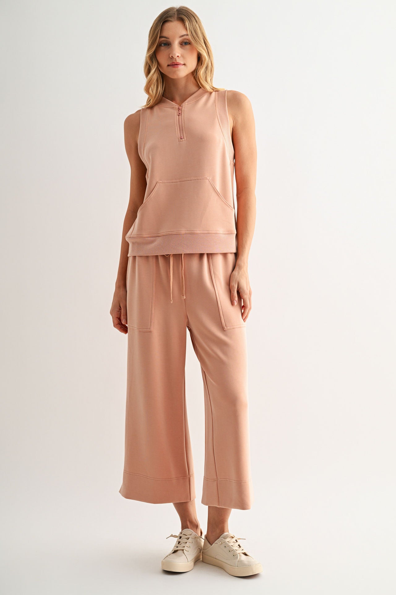 Conch Sleeveless Half Zip Sweatshirt