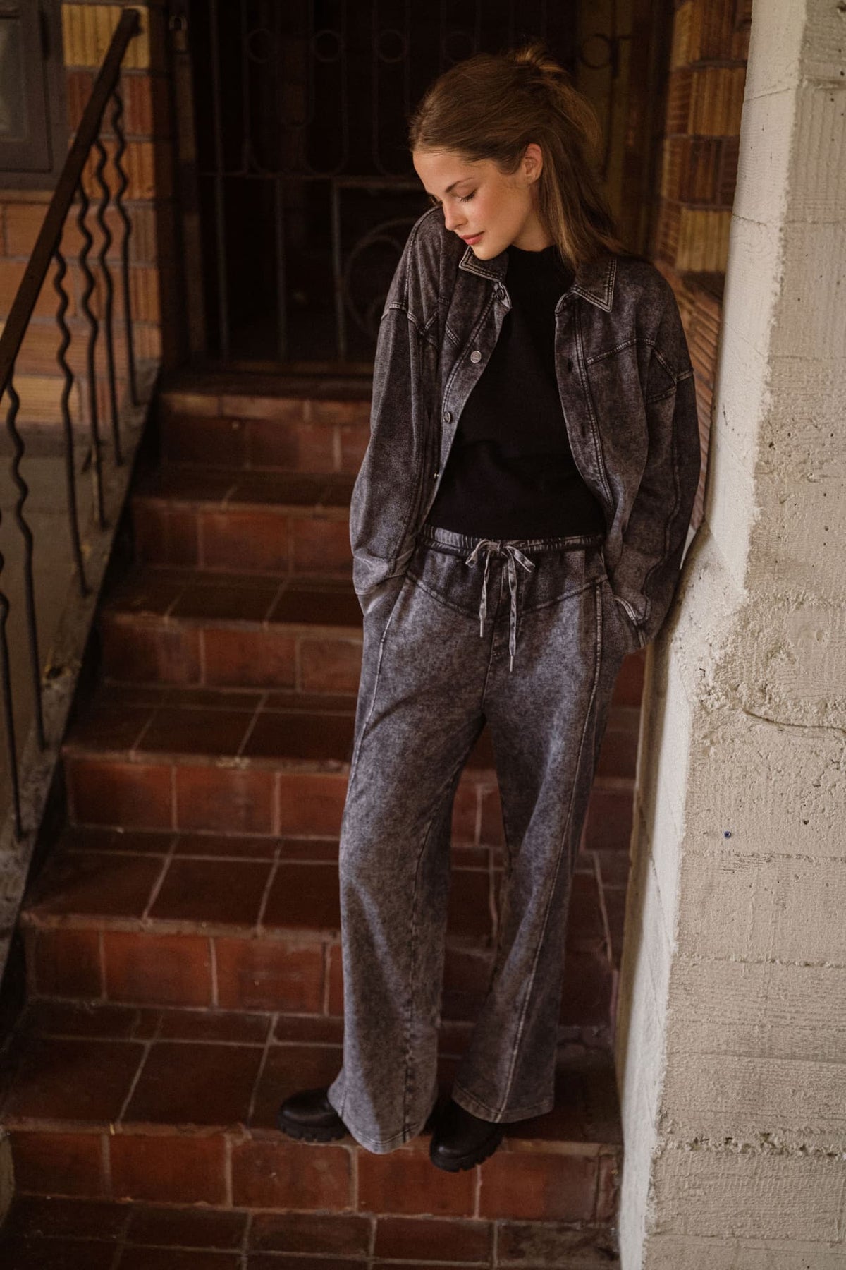 Black V-Yoke Lounge Pant
