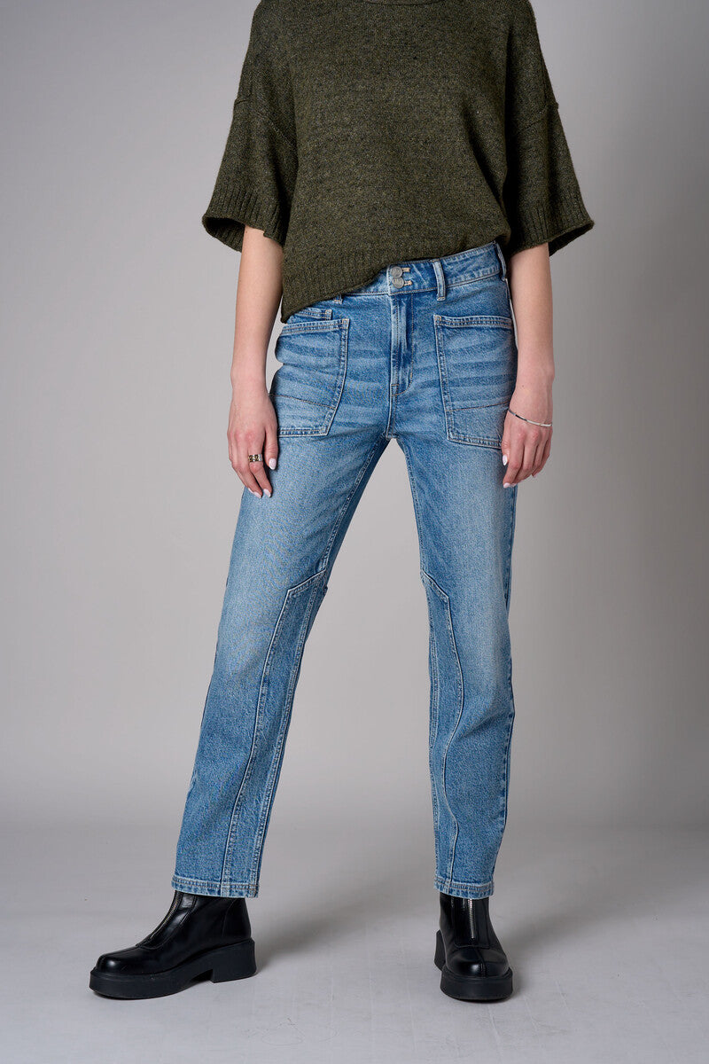 Patch Pocket Tapered Jean in Indigo
