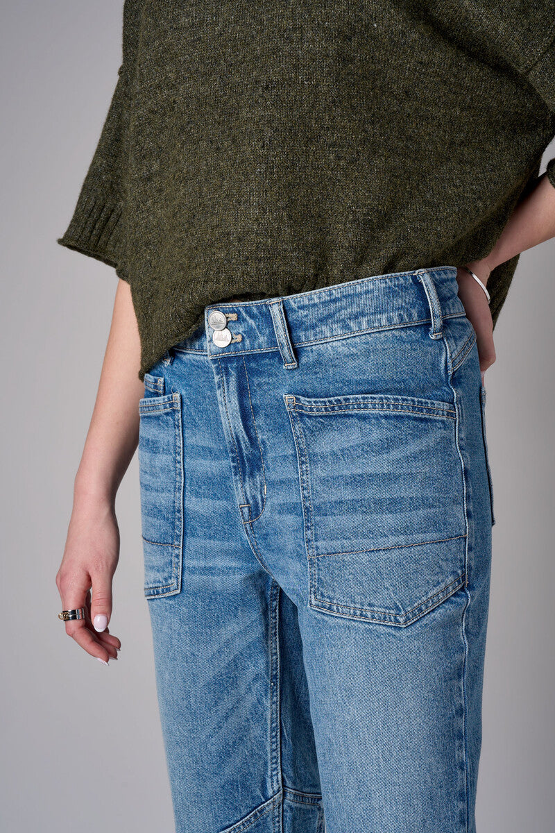 Patch Pocket Tapered Jean in Indigo