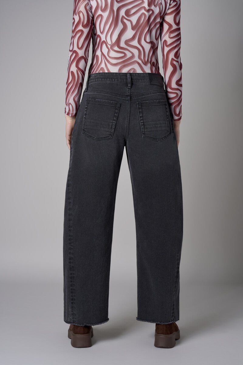 Dark Vintage Wash Relaxed Barrel Leg Jean