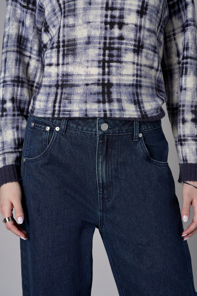 Indigo Wash Barrel Leg Jean