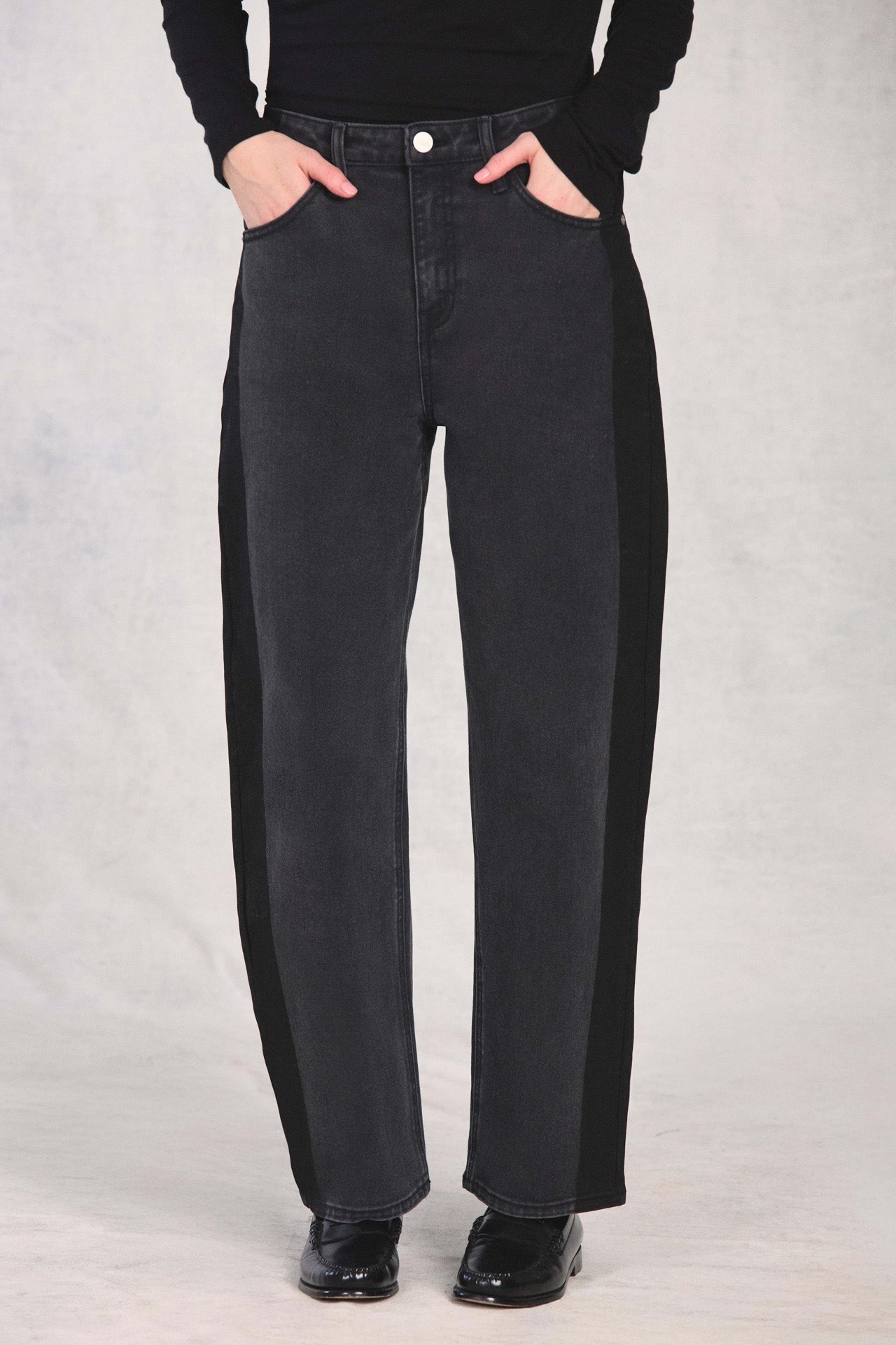 Black Crescent Leg Jean