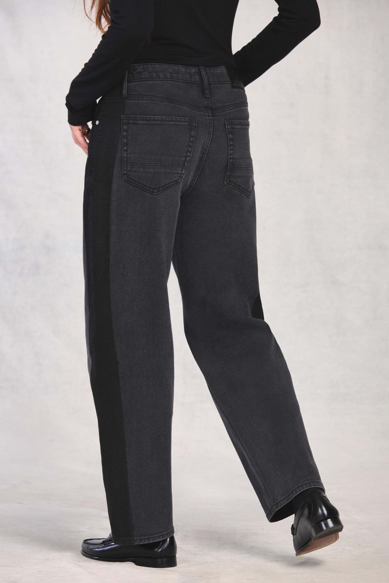 Black Crescent Leg Jean