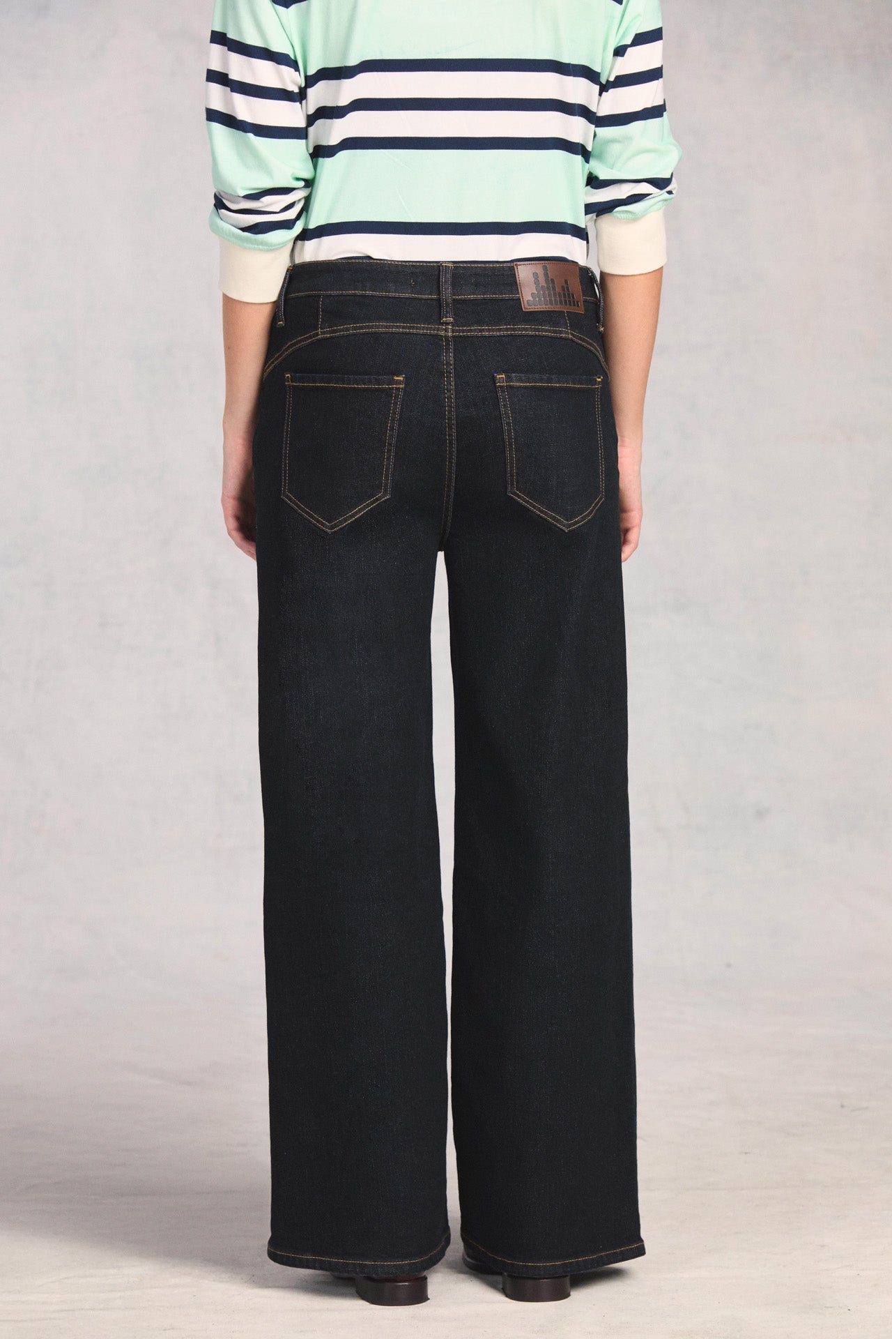 Indigo Curve Yoke Jean