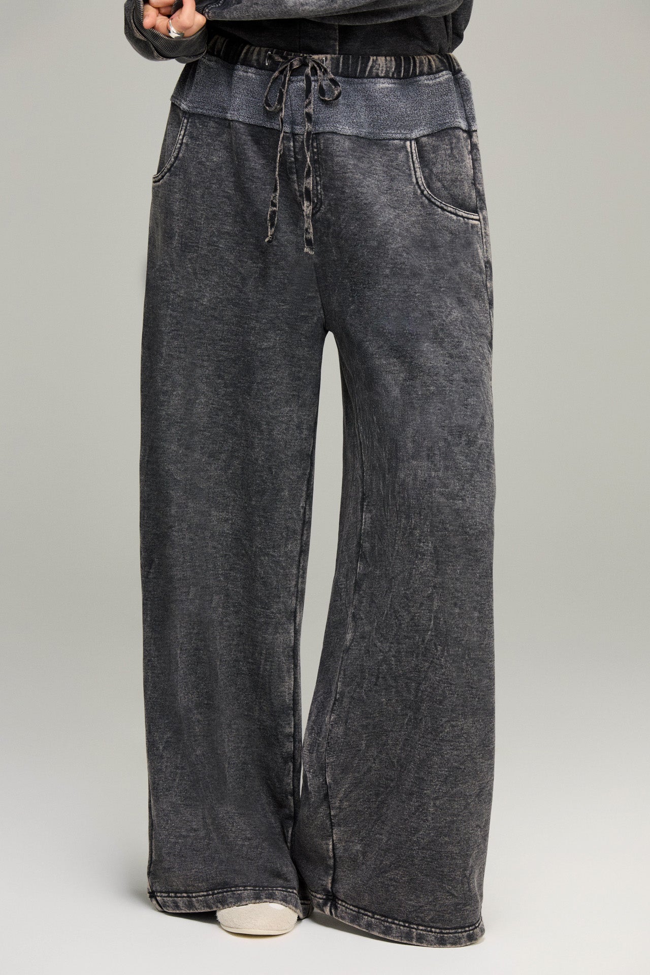 Black Dropped Waist Lounge Pant
