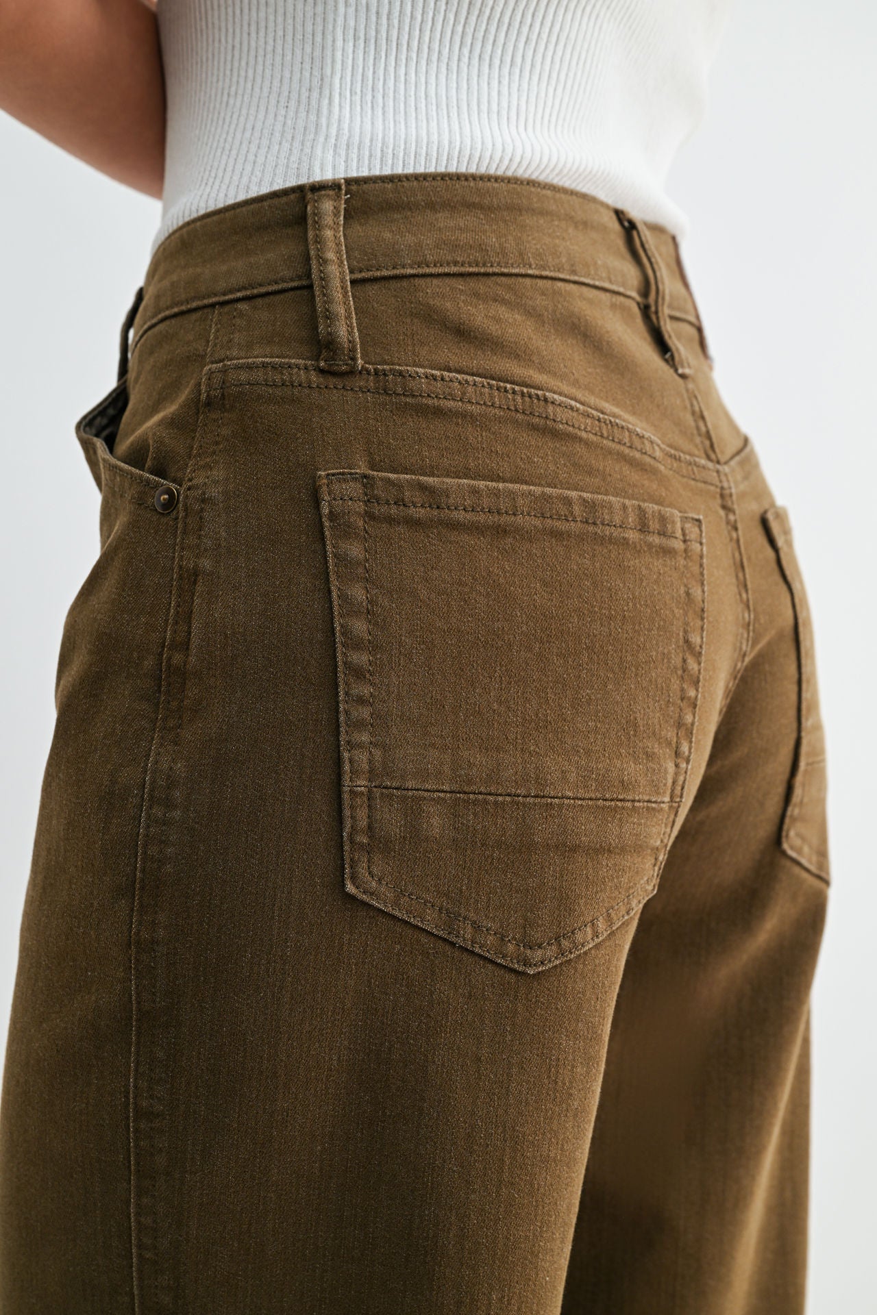 Olive Relaxed Leg Jean