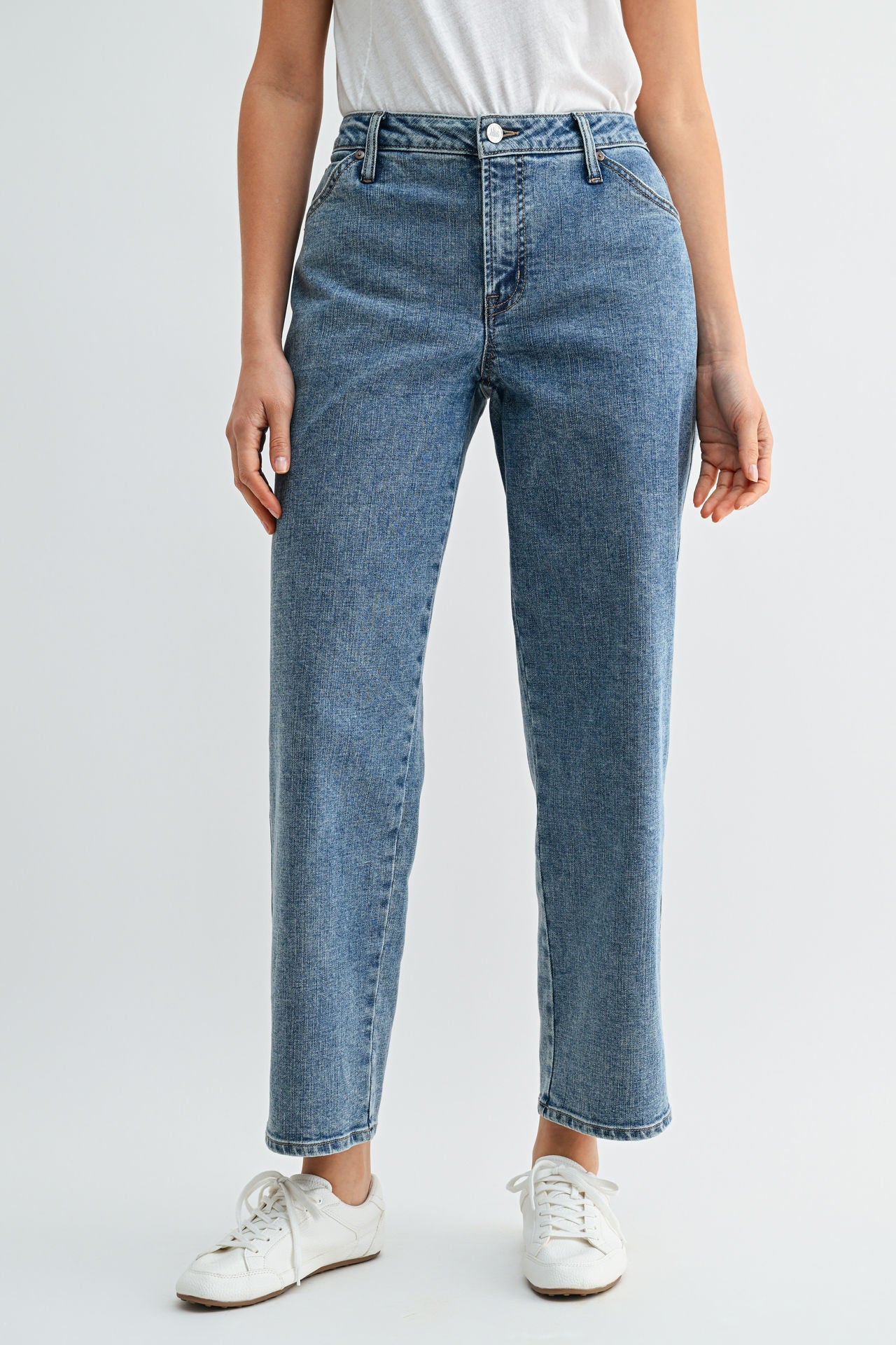 Medium Indigo Denim Relaxed Leg Jean