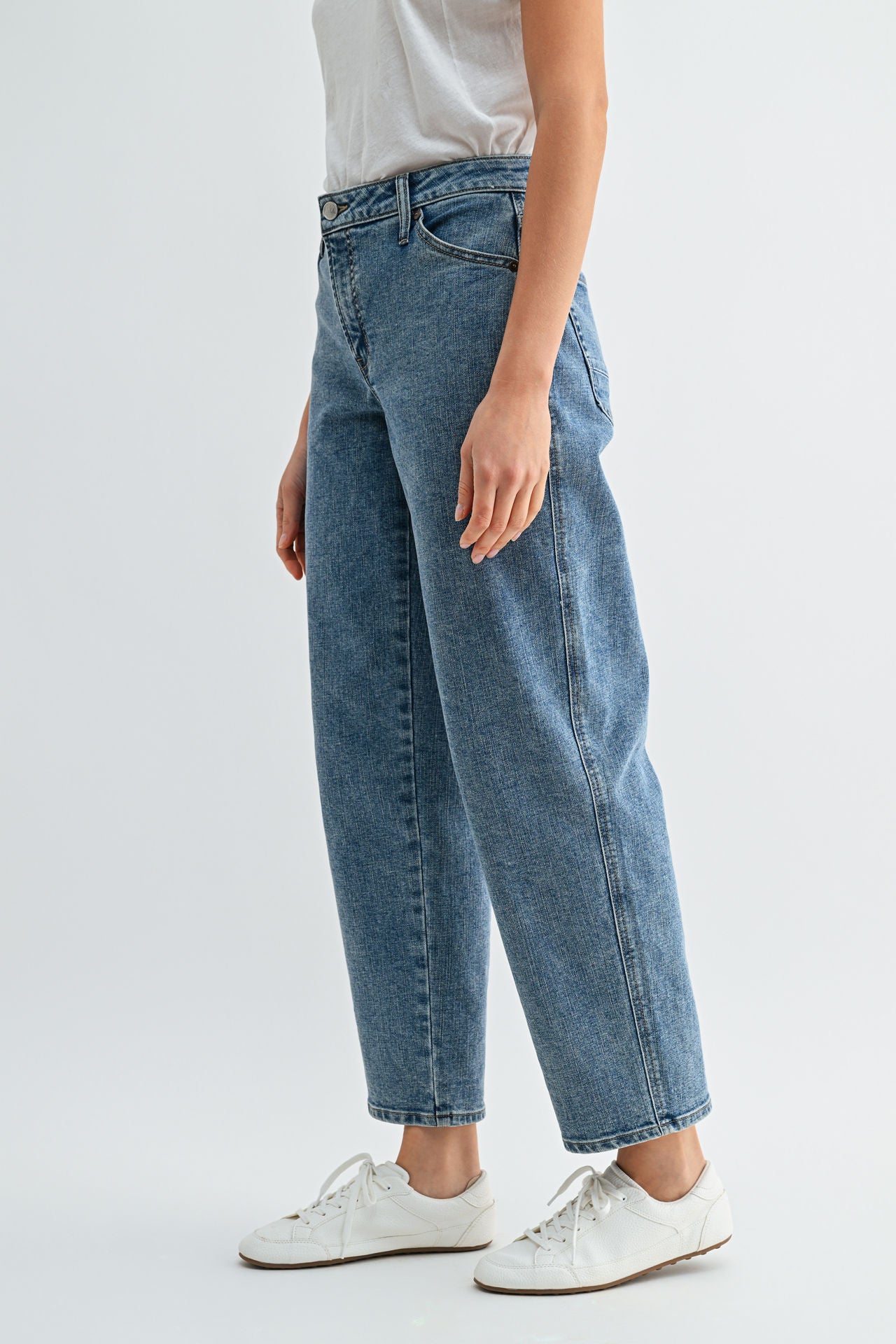 Medium Indigo Denim Relaxed Leg Jean