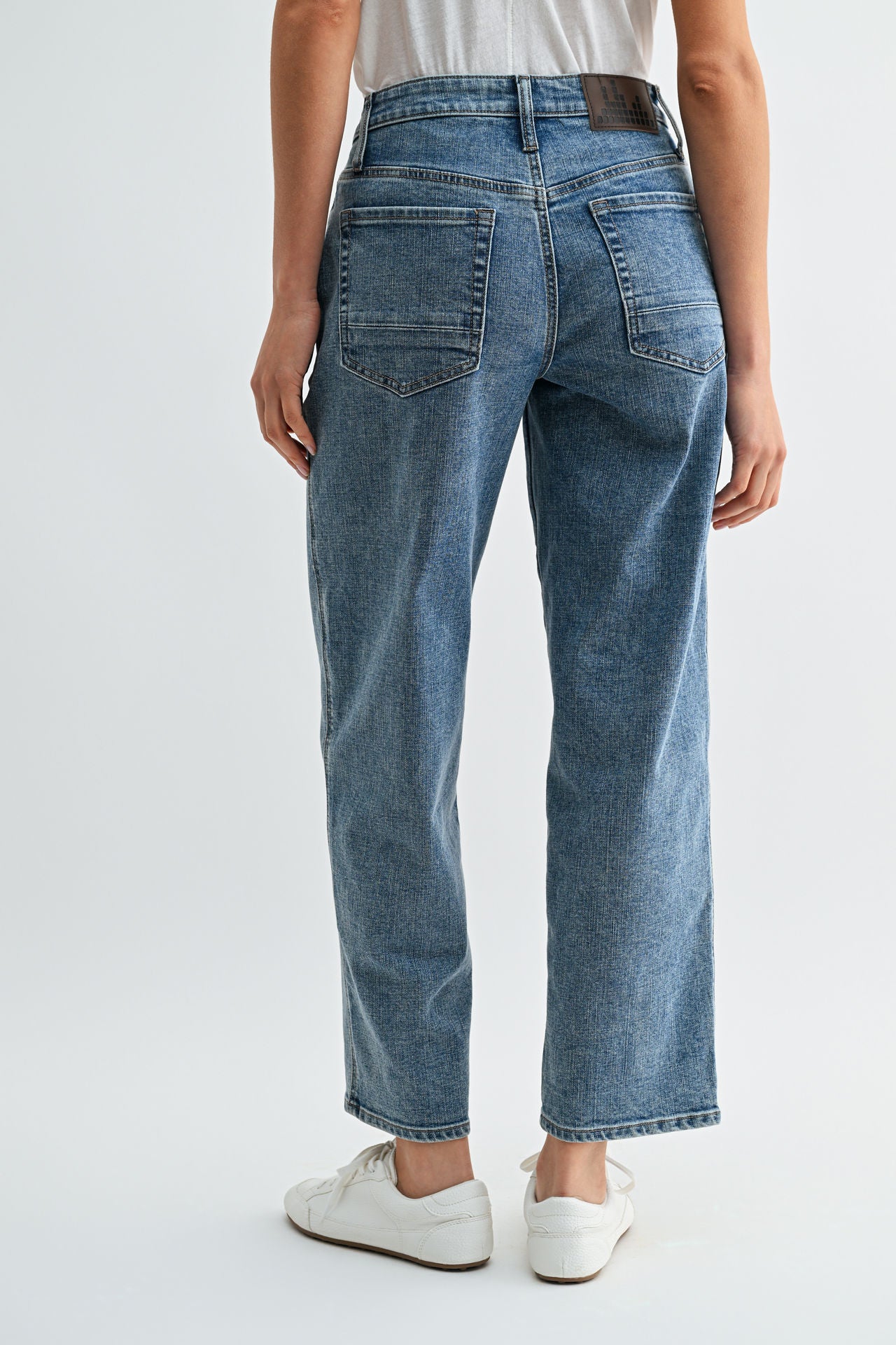 Medium Indigo Denim Relaxed Leg Jean