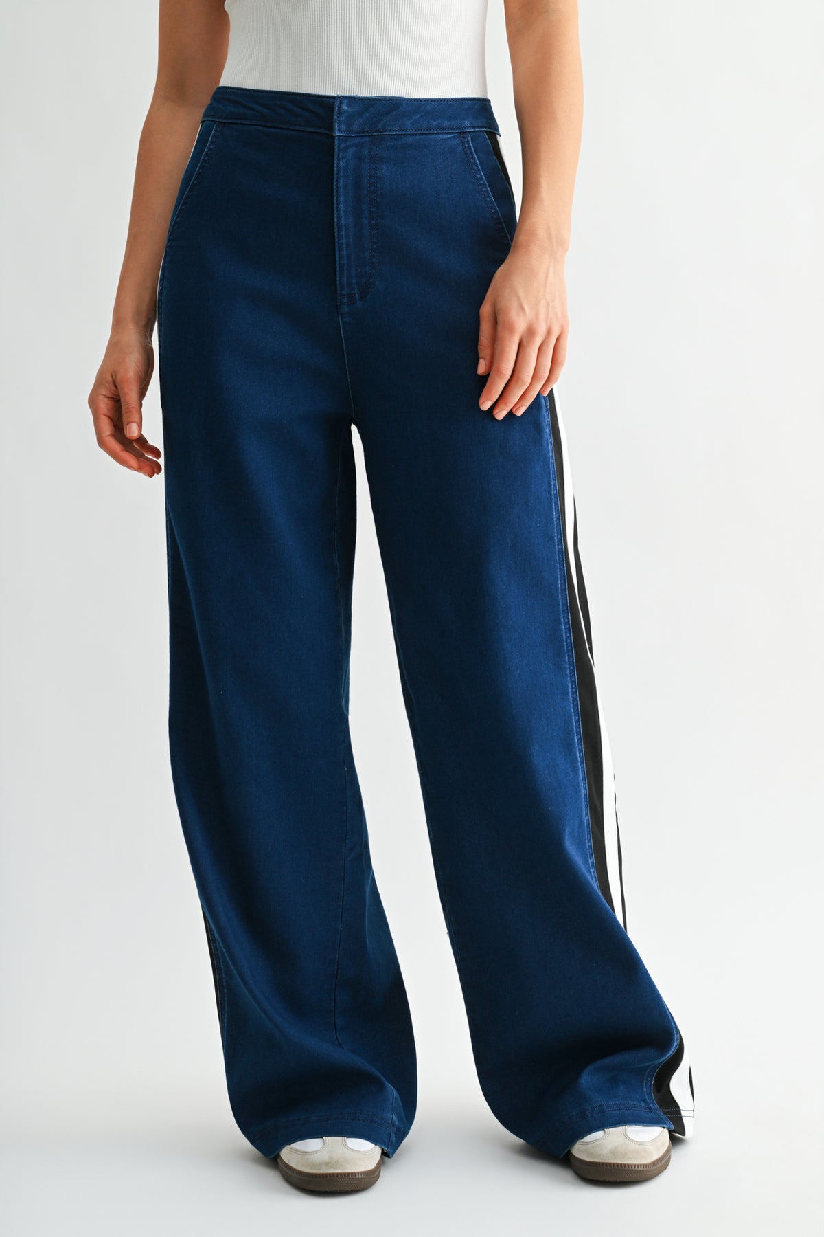 Indigo Petite Athletic Striped Wide Leg Jean