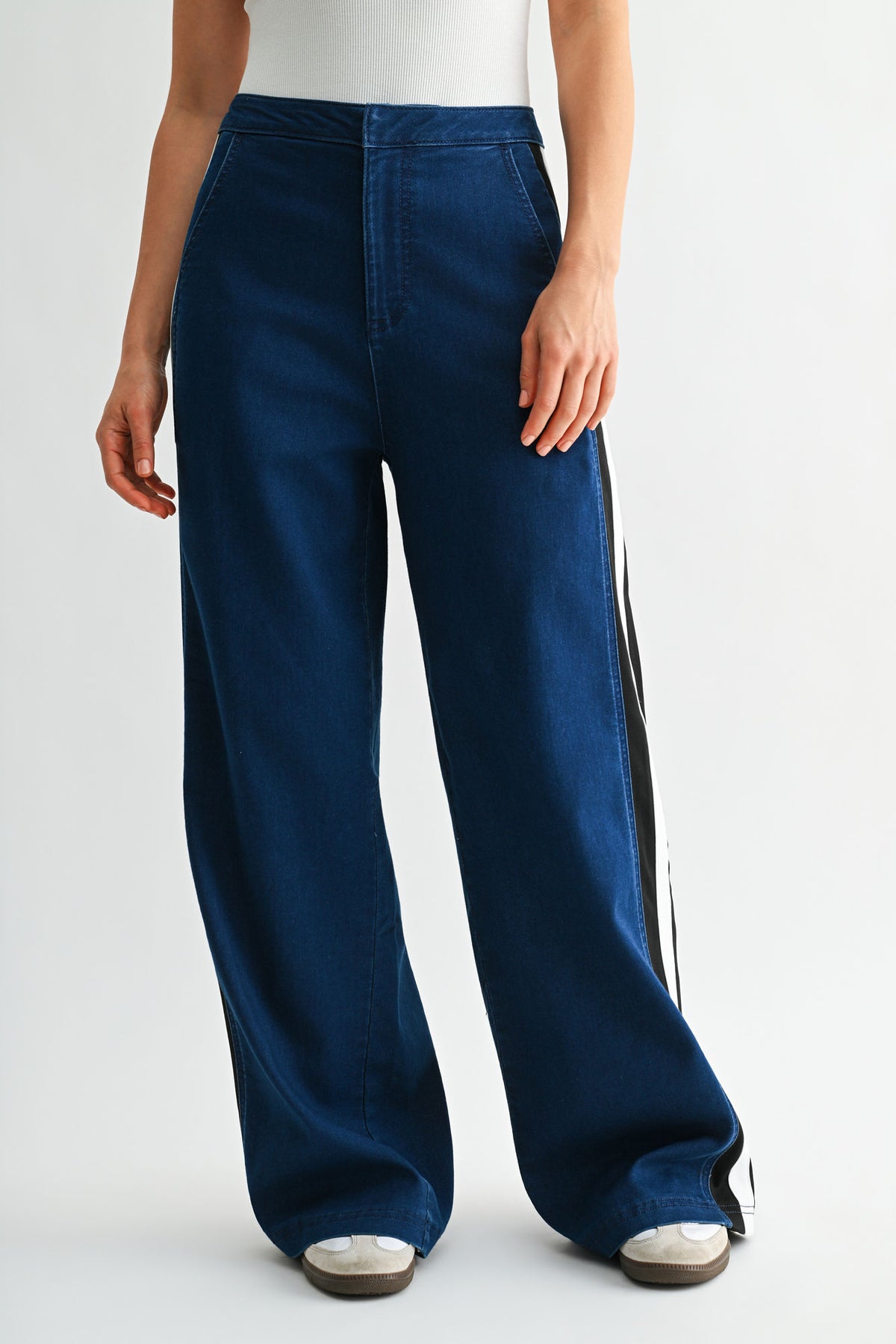 Indigo Petite Athletic Striped Wide Leg Jean
