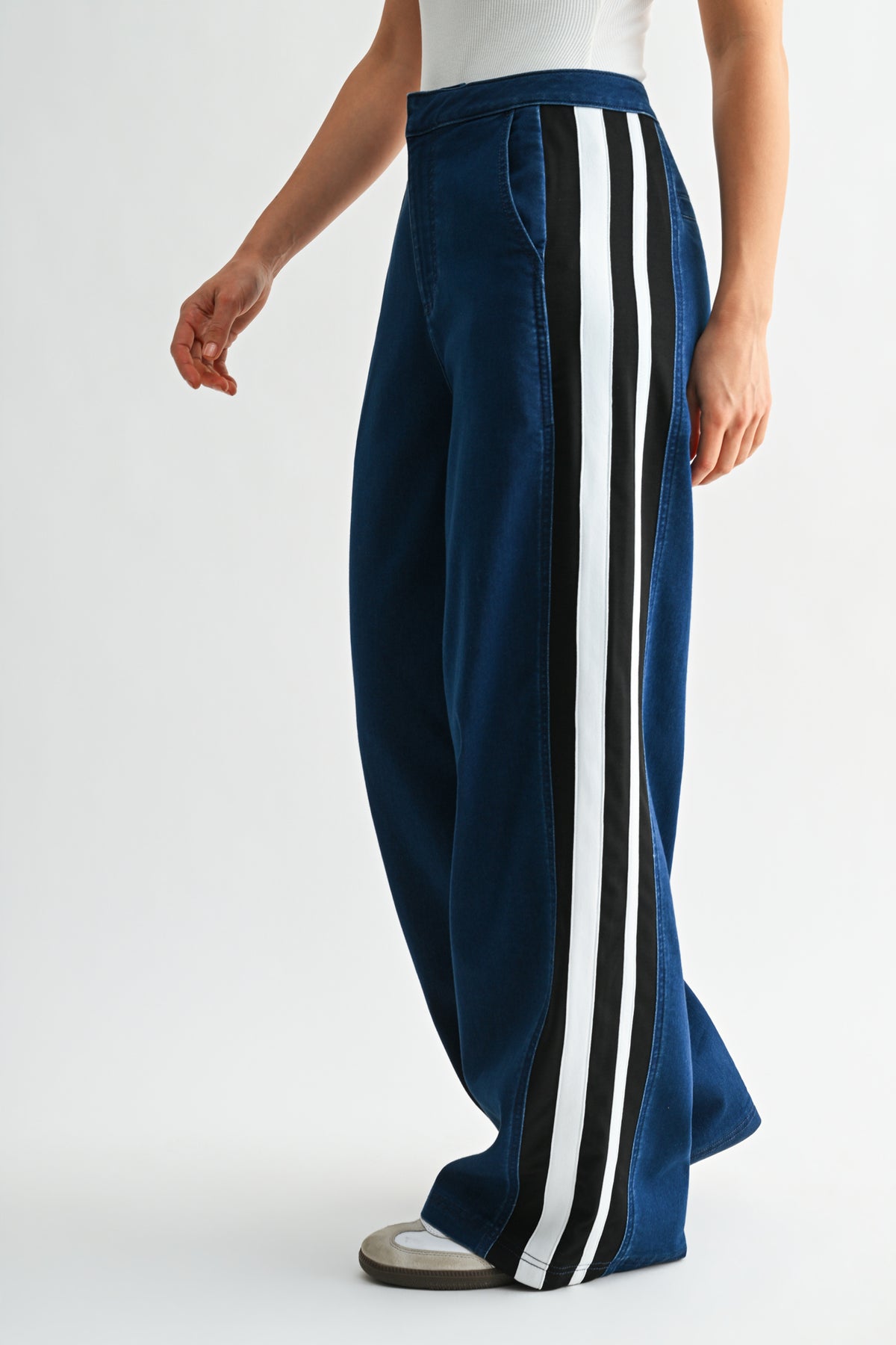 Indigo Petite Athletic Striped Wide Leg Jean