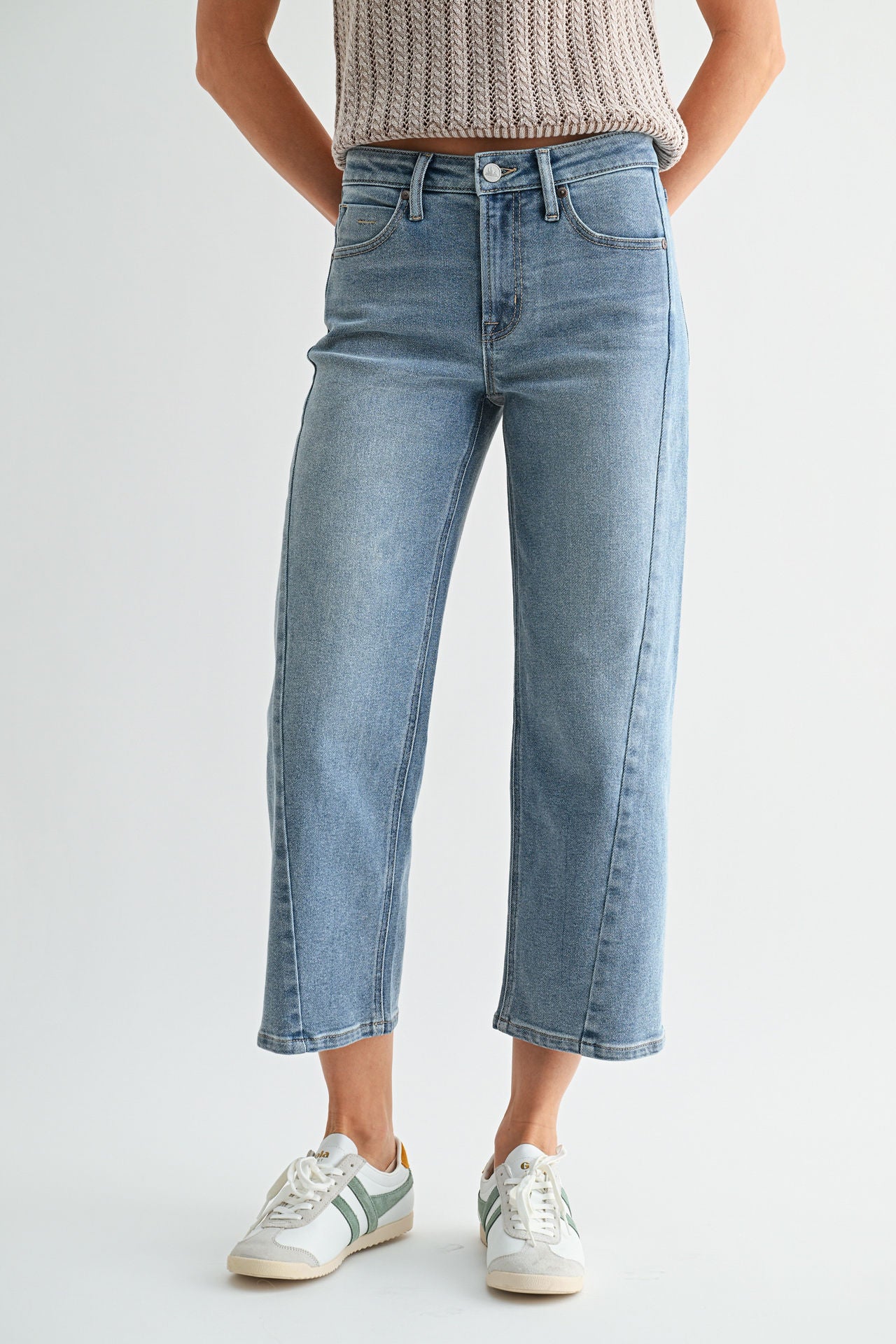 Light Antique Wash Forward Seam Cropped Jean