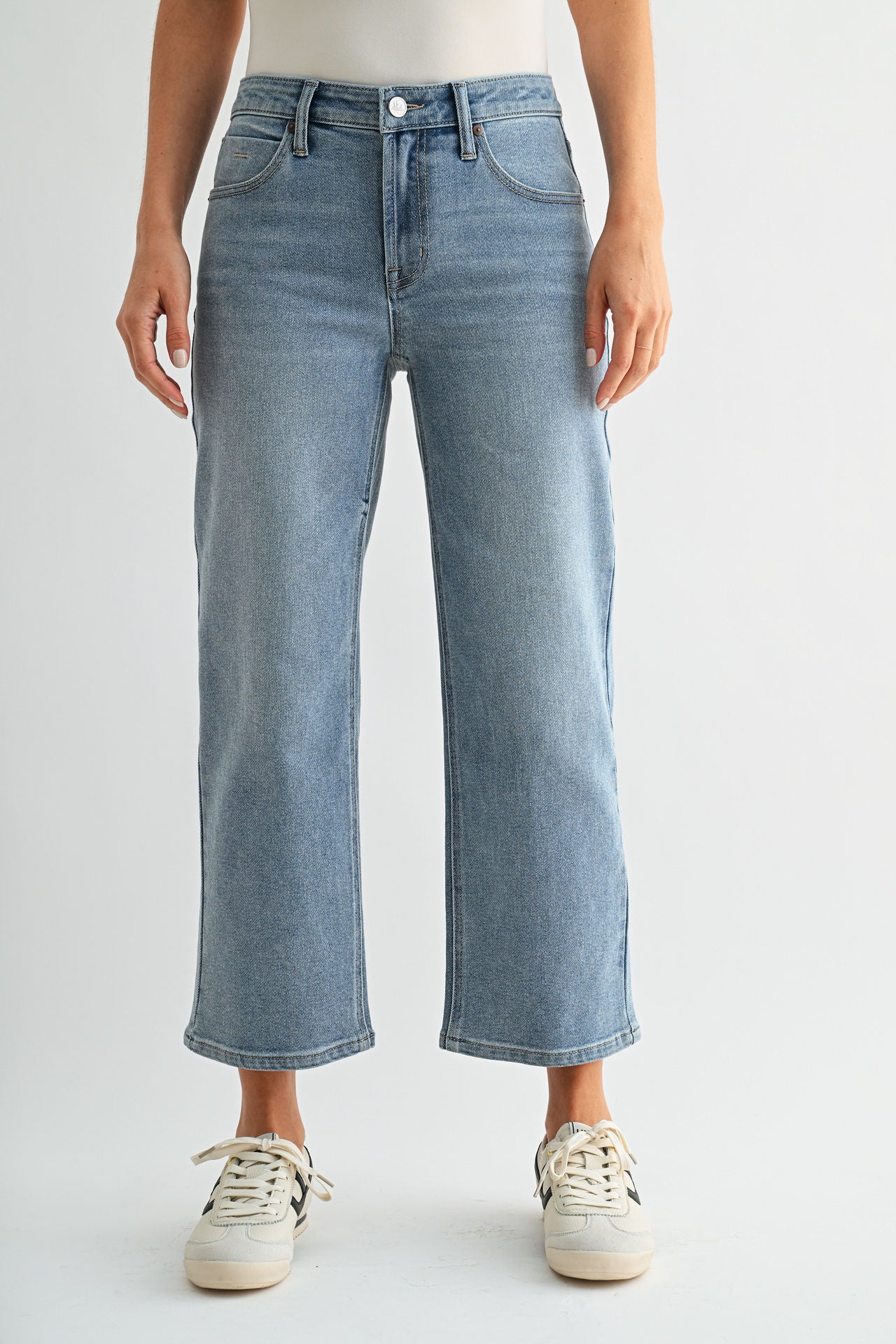 Light Antique Wash Dover Cropped Straight Leg