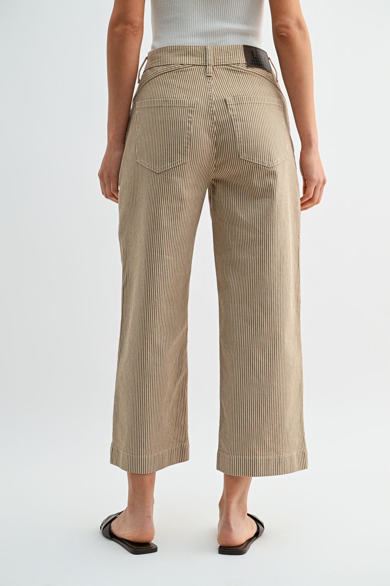 Burlap Wide Crop Patch Pocket Pant