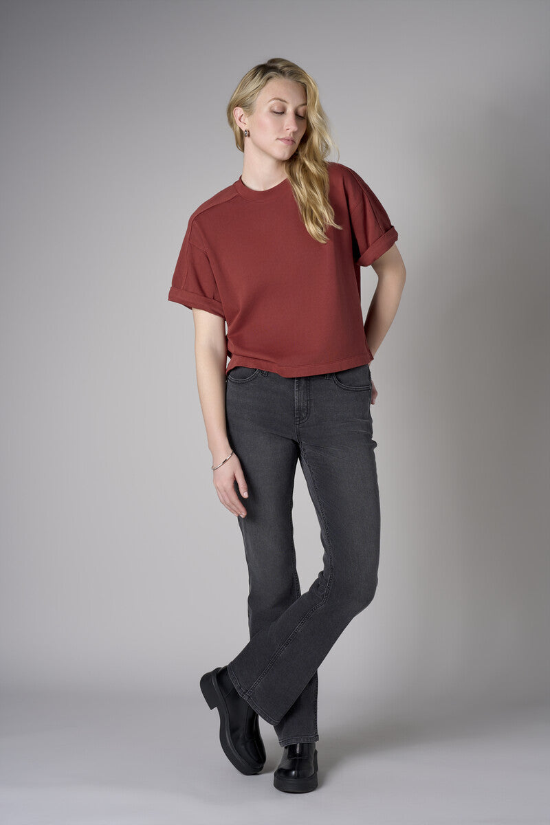 Inject your wardrobe with the vivid 'Maroon' Brie Sweatshirt.