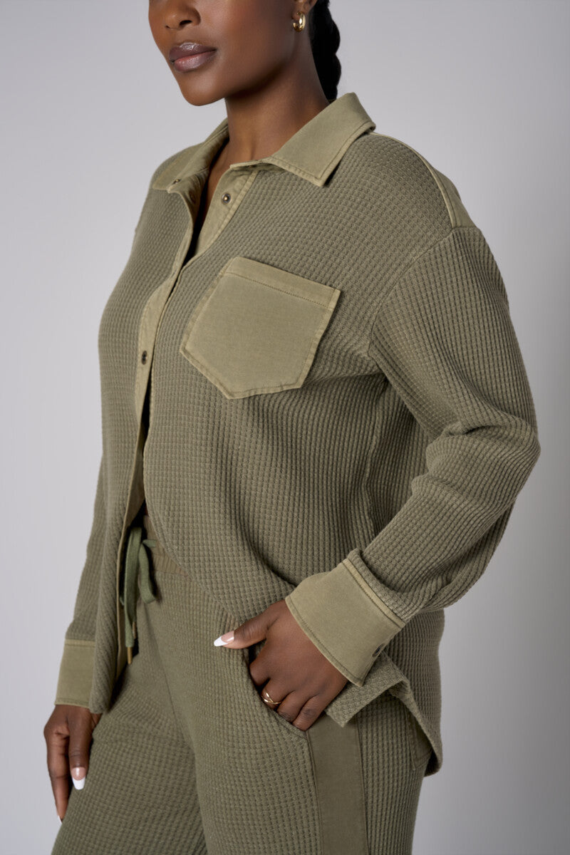 A stunning twist: the 'Light Olive' Camden Shirt brings freshness to your style.
