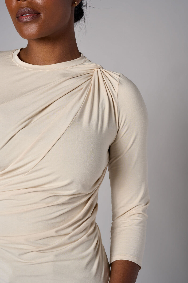 Sand shoulder twist three quarter sleeve top