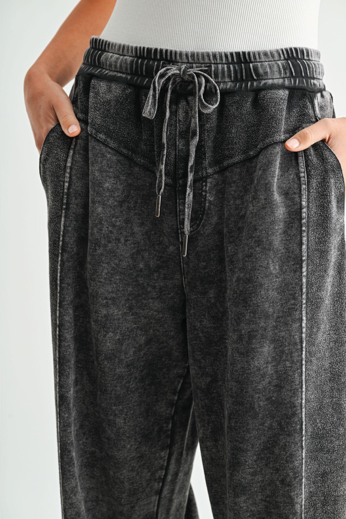 Black V-Yoke Lounge Pant