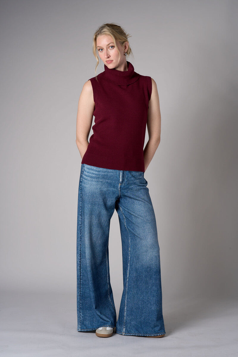 Raisin sleeveless turtleneck sweater